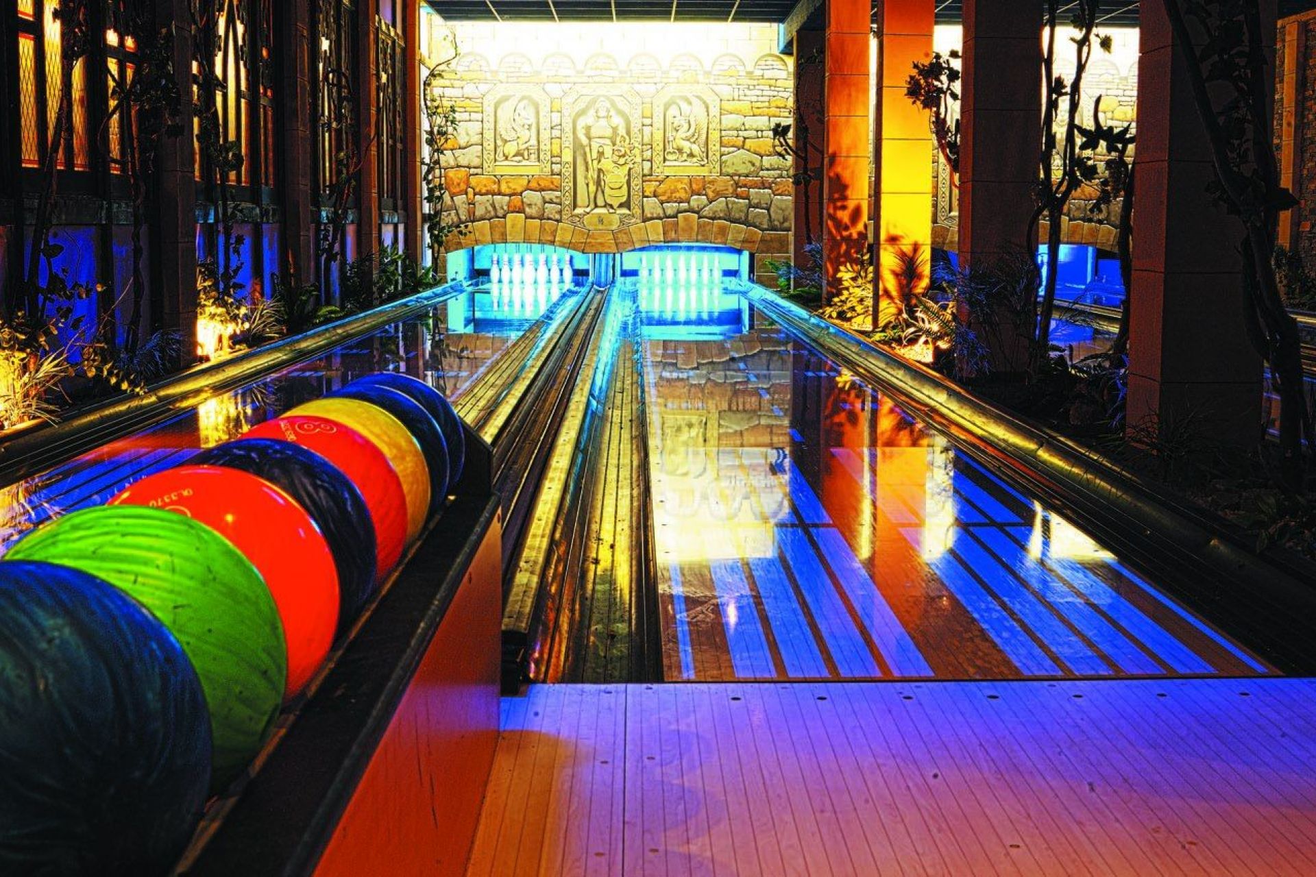 Godziny otwarcia i rezerwacje